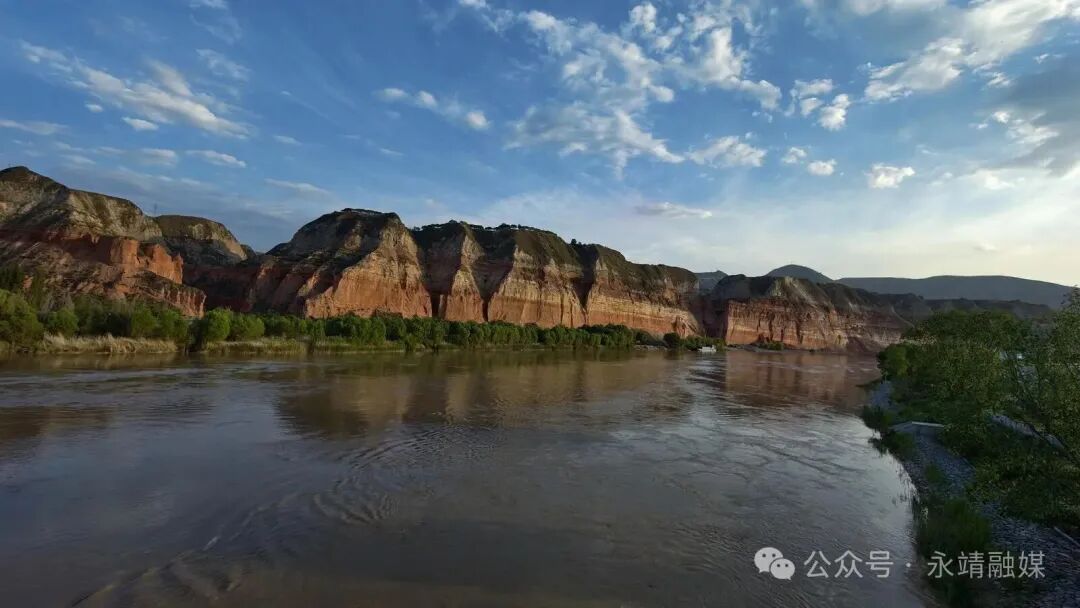 黄河岸畔，一场落日与绿意的邂逅